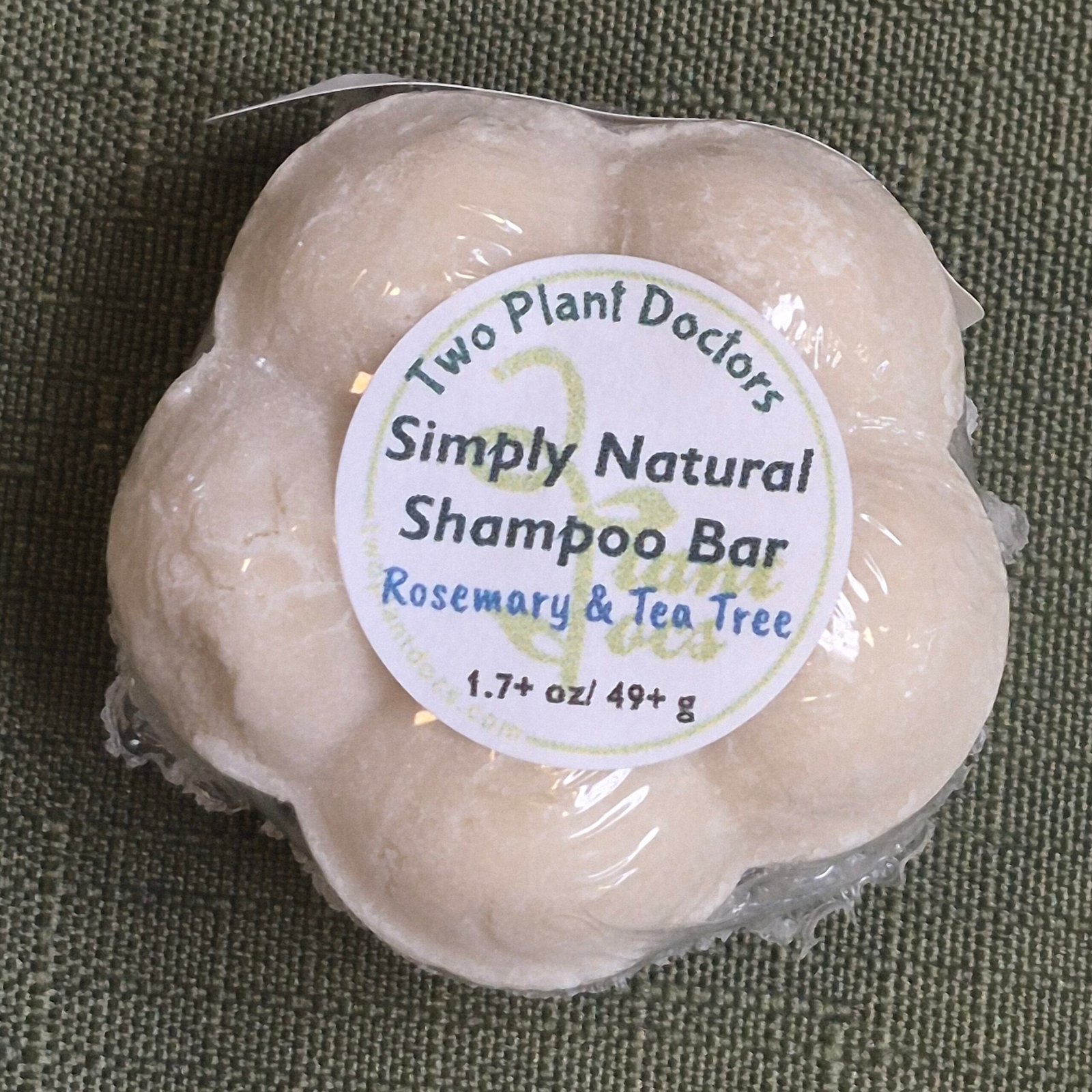 front of flower shaped shampoo bar